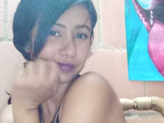 camgirl masturbating with sex toy LauSommers