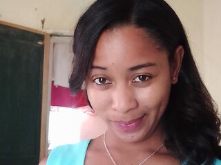 fingering cam whore LaylahMorgane