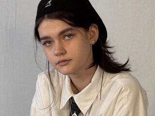 adultcam picture LeannMolineaux