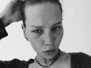 webcam bitch chatroom LeeanneYepes