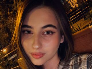 hot camslut LeiaFrost