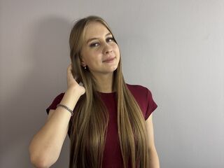 camgirl showing tits LeolaHunkins