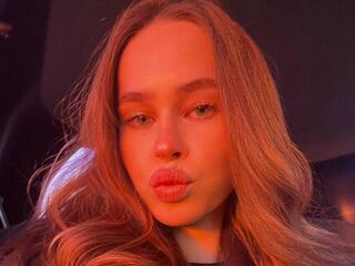 girl cam LeoneTanton
