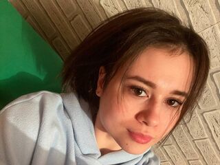 naughty cam girl fingering shaved pussy LindaDeMoon