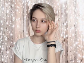 sexy webcamgirl picture LinetteHackworth