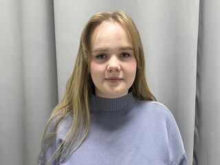 camgirl masturbating with vibrator LisaSchmidt