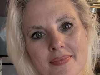 cam girl fingering pussy Lisanix