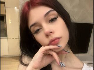girl showing tits LoraBrow