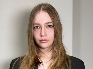 naked camgirl fingering pussy LoriaStepney