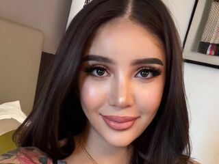 camslut fingering shaved pussy LucciaSantos