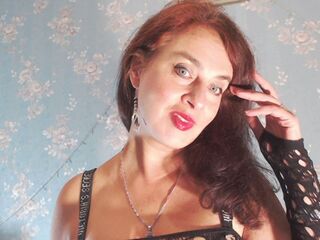 cam strip tease LucianaLuxe