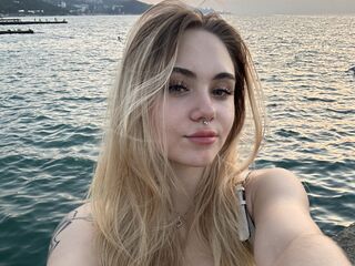 naked girl with live cam fingering LunaMillie