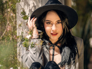 topless webcamgirl LunaSilvestre