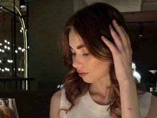 fingering cam girl LuxeLina