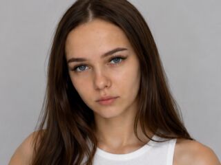 camwhore nude MadelynVermeesch