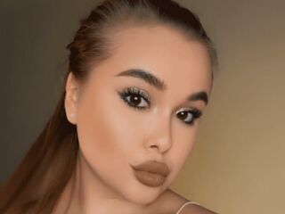 webcam show MaeWilkins