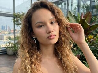 camslut video MaliaUcci