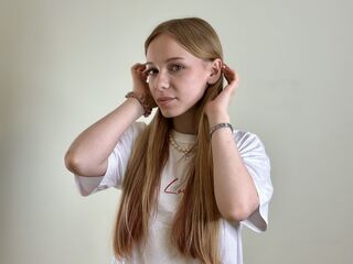 kinky webcam photo MaudBasil