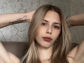 naked cam girl MayeRidenour