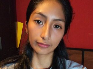 hot strip tease cam MayraBravo