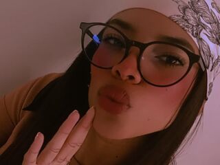 naughty cam girl fingering pussy MeliSmitt