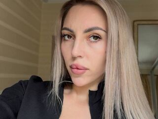 camwhore fingering pussy MelisaDee