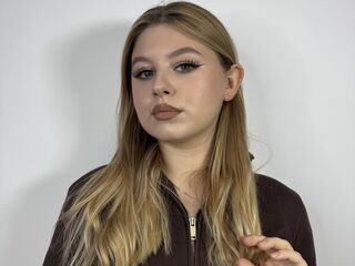 closeup cam MercedesVaught