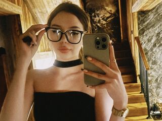 cam girl masturbating with sextoy MiaForester