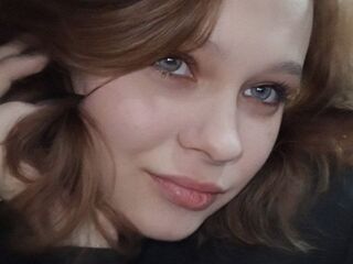 nude gamgirl MiaVana