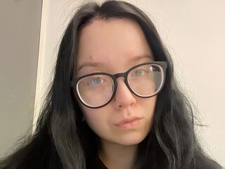 girl webcam show MiaWallees