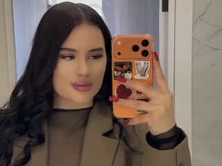 masturbating camgirl MilaCrew