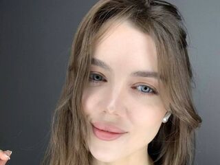 camwhore fingering shaved pussy MiroLika
