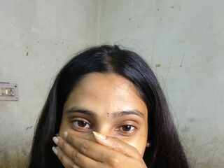 adult cam show MuskaanSingh