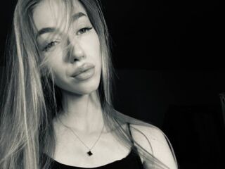 webcam girl chat room NikkiTenerovich