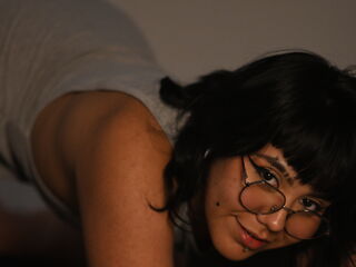nude webcam girl NoemieBlanche