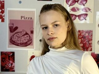 jasmin camgirl chatroom RaeannCeronsky