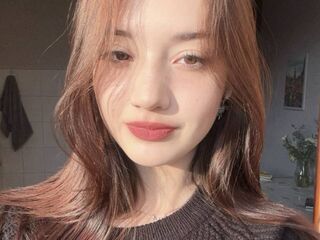 naughty cam girl fingering shaved pussy RayleneCarone