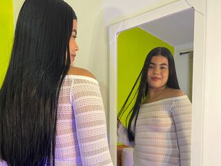 hot strip tease web cam SamyBeck