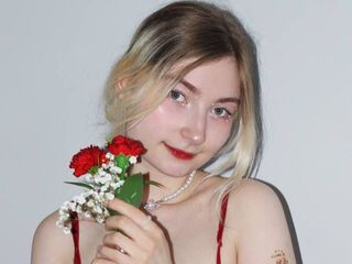 camgirl masturbating with sex toy SandaPlocek