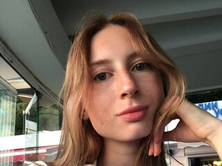 topless cam girl SaraHaite