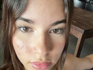 web cam show SariLane