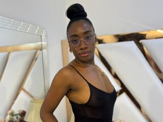 camslut fingering shaved pussy SelenaRoas