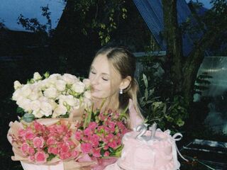 livesex SharlynHazelton