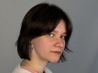 camslut masturbating ShiraTorstrick