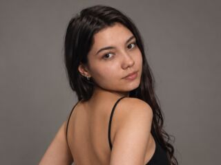 cam girl playing with sextoy SophieShark