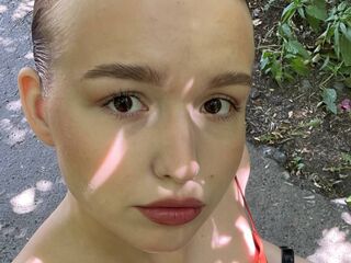 nude camgirl pic SusannahBuffalo