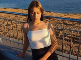 naked cam girl masturbating with sextoy SuziBarringer