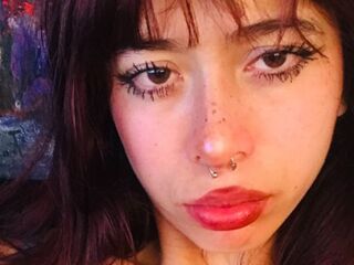 camslut showing tits SuzzyGarban