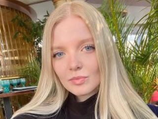 fingering girl cam picture SweetAnny