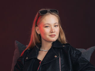 webcam babe chat room TarenCosier